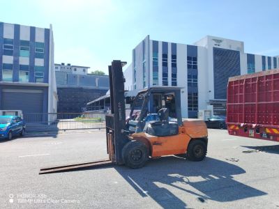 Toyota Diesel Forklift Rental at Kundang @ Rawang, Selangor, Malaysia. (C751)