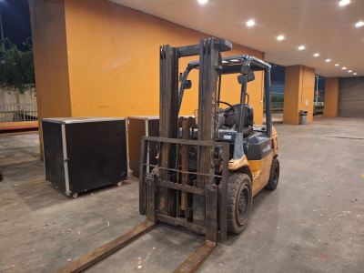 Toyota Diesel Forklift Rental at One Utama Shopping Center @ Petaling Jaya, Selangor, Malaysia. (C752)