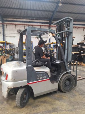 Nissan Diesel Forklift Rental at Subang Jaya @ Selangor, Malaysia. (C756)