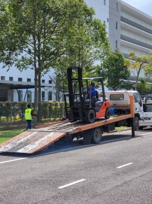 Toyota Diesel Forklift Rental at Cyberjaya @ Selangor, Malaysia. (C761)