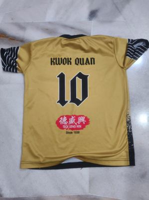 TAIYOS SOLAR sponsors and nurtures talented young football teams.
I am pleased to sponsor the Young Cubs jersey, offering support and encouragement to children who love football.
We believe that football is not just a sport, but also fosters children's team spirit, discipline, confidence, and perseverance. I hope that after putting on their brand-new jerseys, the young players can fully perform on the football field, bravely pursue their dreams, and enjoy the joy and growth brought by football.