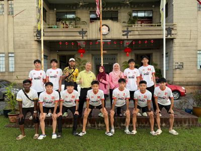 TAIYOS SOLAR and Teck Seng Hin since 1936 are honored to sponsor the team and contribute to the development of local sports.
We have always believed that, in addition to pursuing growth, companies should also actively give back to society and support the younger generation in bravely pursuing their dreams. Every jersey is not just a brand; it also carries a sense of responsibility, encouragement, and support for the spirit of sportsmanship.
We hope the players will put on this jersey, give their all on the field, never give up, demonstrate team spirit, and create more exciting moments!