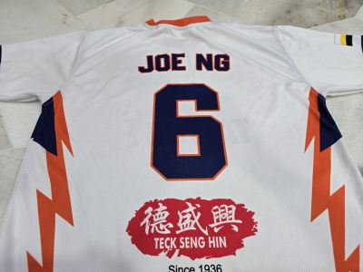 TAIYOS SOLAR and Teck Seng Hin since 1936 are honored to sponsor the team and contribute to the development of local sports.
We have always believed that, in addition to pursuing growth, companies should also actively give back to society and support the younger generation in bravely pursuing their dreams. Every jersey is not just a brand; it also carries a sense of responsibility, encouragement, and support for the spirit of sportsmanship.
We hope the players will put on this jersey, give their all on the field, never give up, demonstrate team spirit, and create more exciting moments!