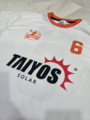 TAIYOS SOLAR and Teck Seng Hin since 1936 are honored to sponsor the team and contribute to the development of local sports.
We have always believed that, in addition to pursuing growth, companies should also actively give back to society and support the younger generation in bravely pursuing their dreams. Every jersey is not just a brand; it also carries a sense of responsibility, encouragement, and support for the spirit of sportsmanship.
We hope the players will put on this jersey, give their all on the field, never give up, demonstrate team spirit, and create more exciting moments!