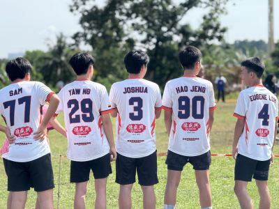 TAIYOS SOLAR and Teck Seng Hin since 1936 are honored to sponsor the team and contribute to the development of local sports.
We have always believed that, in addition to pursuing growth, companies should also actively give back to society and support the younger generation in bravely pursuing their dreams. Every jersey is not just a brand; it also carries a sense of responsibility, encouragement, and support for the spirit of sportsmanship.
We hope the players will put on this jersey, give their all on the field, never give up, demonstrate team spirit, and create more exciting moments!