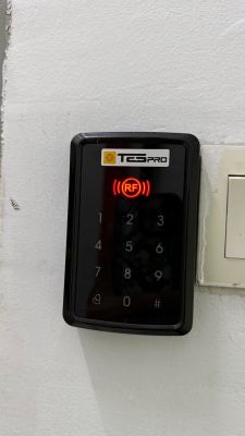 Door Access Control System Card Access Control Can Support Touch Screen Control Pin Code & Access Card Login Safety Heavyduty Power Door Lock Can Support 600 LBS thrust Supply & Installation Site Taman Gombak Selayang 