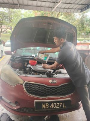 ENGINE OIL | KERETA SERVIS | CAR SERVICES CENTRE | KL&SELANGOR | PUNCAK JALIL | SERI KEMBANGAN