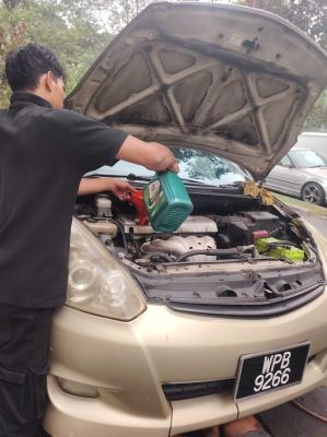 ENGINE OIL | KERETA SERVIS | CAR SERVICES CENTRE | KL&SELANGOR | PUNCAK JALIL | SERI KEMBANGAN