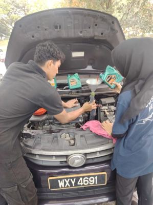 ENGINE OIL | KERETA SERVIS | CAR SERVICES CENTRE | KL&SELANGOR | PUNCAK JALIL | SERI KEMBANGAN