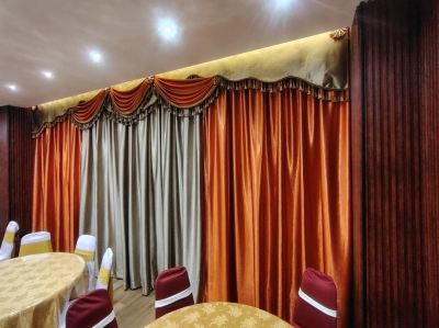 Pemasangan Langsir dengan Scallop dan Sarung kerusi untuk dewan; Jln Bayu Tinggi 8, Bandar Bukit Tinggi, 41200 Klang, Selangor