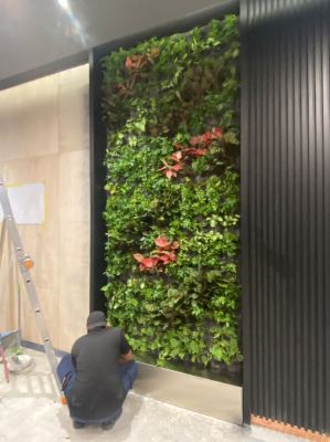 Real Plants Vertical Garden Project