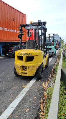 Reconditioned Hyundai Diesel Forklift at Petronas Malaysia - Sg Udang Melaka 