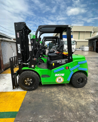 iMOW 3.0 Ton Lithium Forklift