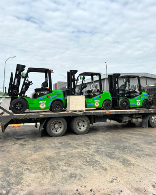 iMOW 3.0 Ton Lithium Forklift