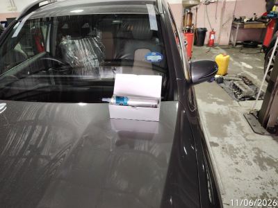 Mercedes-Benz EQB350 Front windscreen replaced