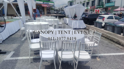 Table & Chairs ����
