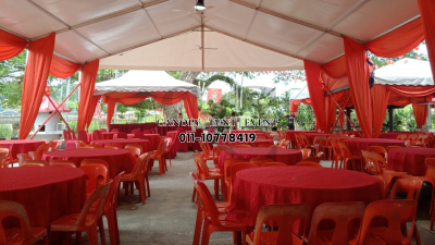 Table & Chairs ����