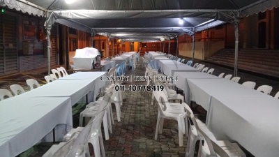Table & Chairs ����