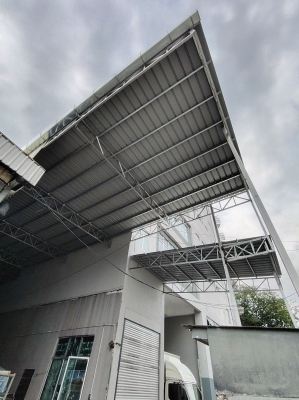 UNIVERSAL TRAVELLER FACTORY ( METAL DECK AWNING EXTENSION )