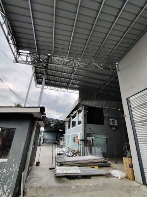 UNIVERSAL TRAVELLER FACTORY ( METAL DECK AWNING EXTENSION )