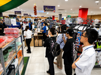 Team visits Emart for Collaborative Learning