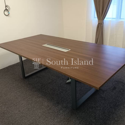 SIF Meeting Table Setup for Office Discussion in Boltless Installation Puchong Industrial Park