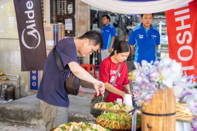Hua Sheng Midea Brand Stores Opening