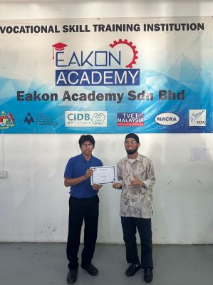 Penyampaian Sijil Penghargaan Mobile Legends Friendly Match