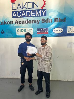 Penyampaian Sijil Penghargaan Mobile Legends Friendly Match