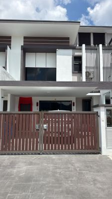 Aman Sutera , Seremban 2 Heights Tinted House