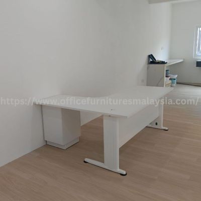 L Shape Table 68100 Selayang, Selangor, Malaysia.jpg