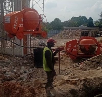 7TM Concrete Mixer For Rent At Bangi 