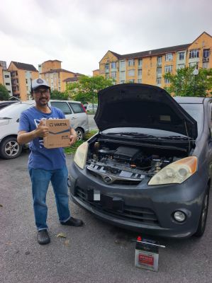 Bateri Kereta Produa Alza NS40ZL Varta Blue Dynamic Car Battery In Delivery Putra Perdana Puchong