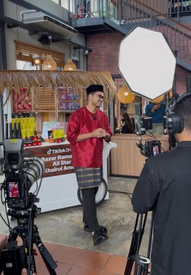 TikTok Shop Bazar Ramadan Live with Khairul Aming