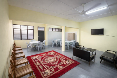 LOUNGE AREA