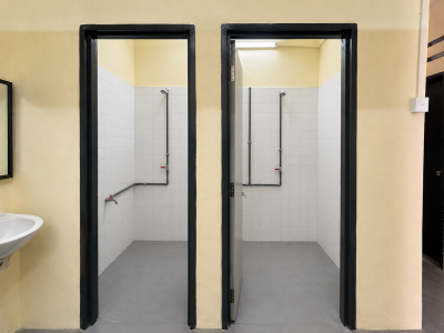 SHOWER ROOM