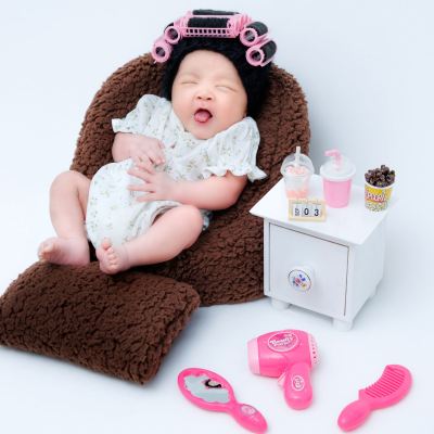 Patient-Newborn-Photography-Baby-Smiling-Jikano-20.jpg