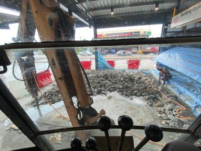 Hacking Concrete Road/ Serdang Raya Selatan MRT