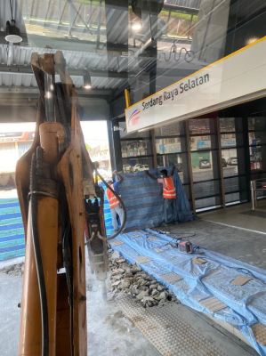 Hacking Concrete Road/ Serdang Raya Selatan MRT