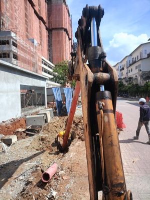 Backhoe rental Melawati @cable
