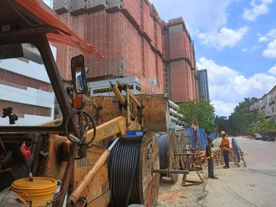 Backhoe rental Melawati @cable