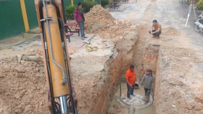 Rental backhoe at Tasik Selatan @ sekolah