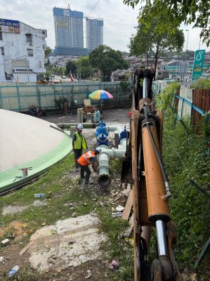 Backhoe rental near Leisuremall