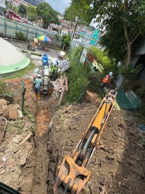 Backhoe rental near Leisuremall