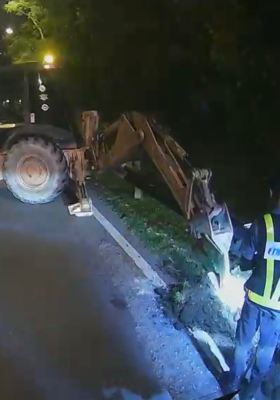 Sewa backhoe malam Bukit Tunku 
