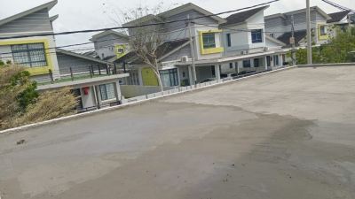 Protective screed over the waterproofing membrane ��Krubong Samarinda Melaka��