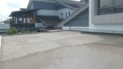 Protective screed over the waterproofing membrane ��Krubong Samarinda Melaka��