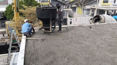 Protective screed over the waterproofing membrane ��Krubong Samarinda Melaka��