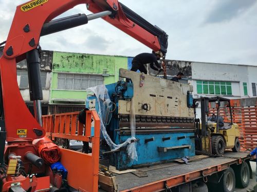 Delivery of Used Hydraulic Bending Machine / Pressbrake
