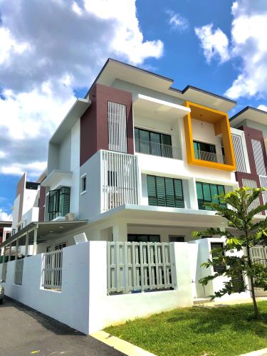 Setia Alam End Lot Unit Terrace House